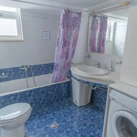 Toula's Grand With Sea View