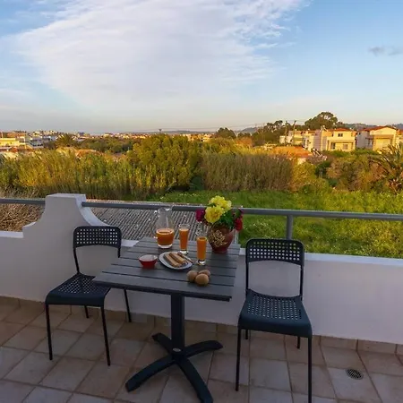 Toula's Grand With Sea View