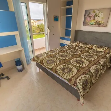 Toula's Grand With Sea View *